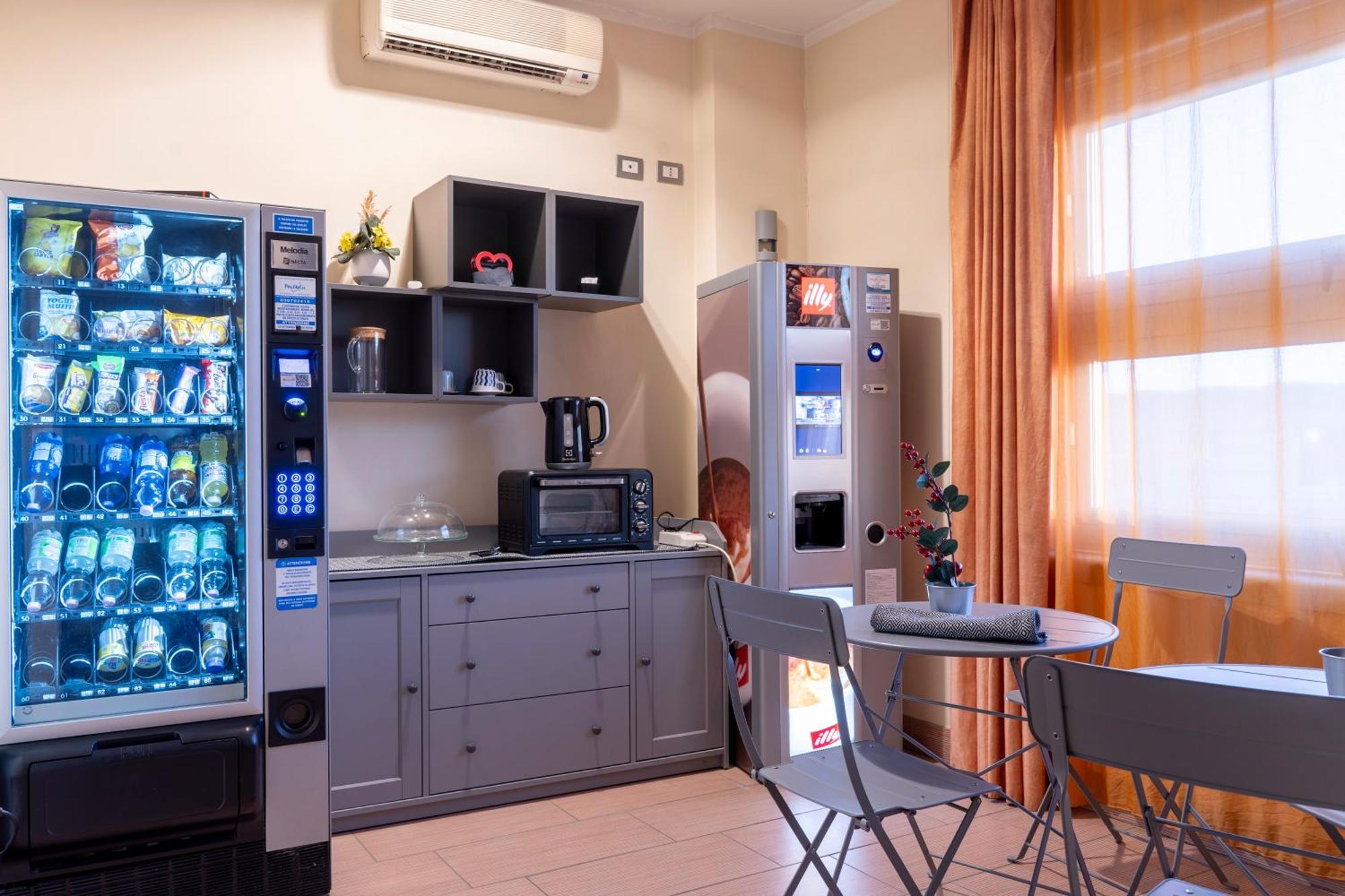 Easy Space Bientina Bagian luar foto