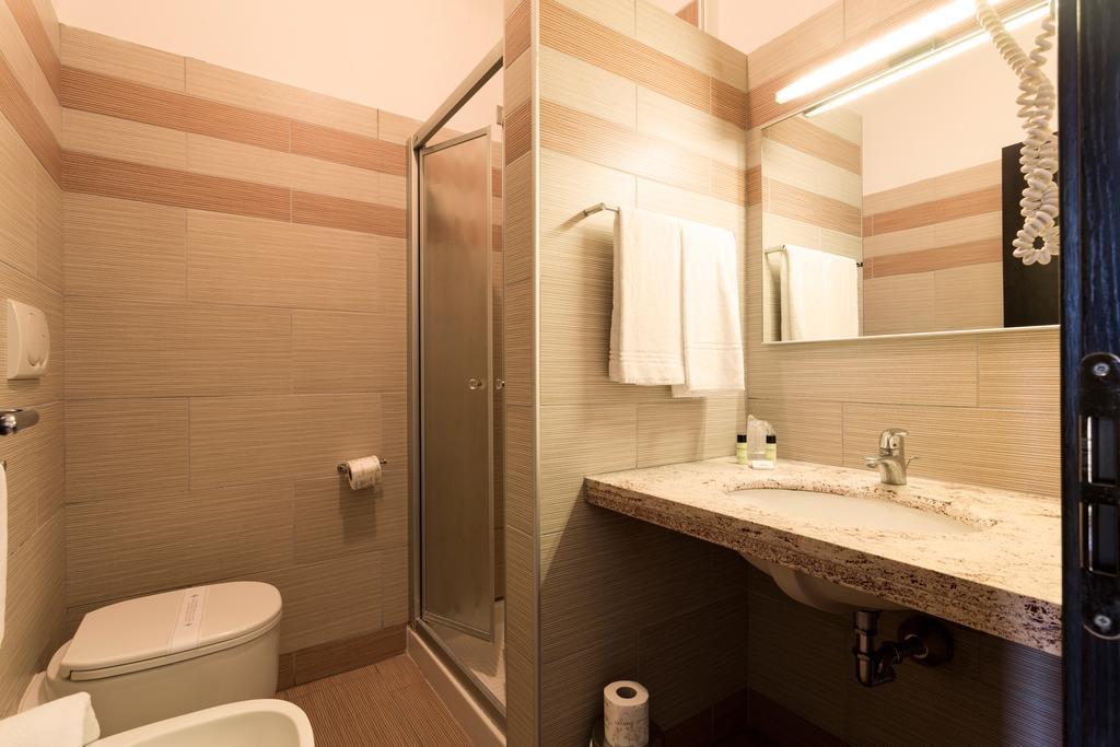 Easy Space Bientina Bagian luar foto